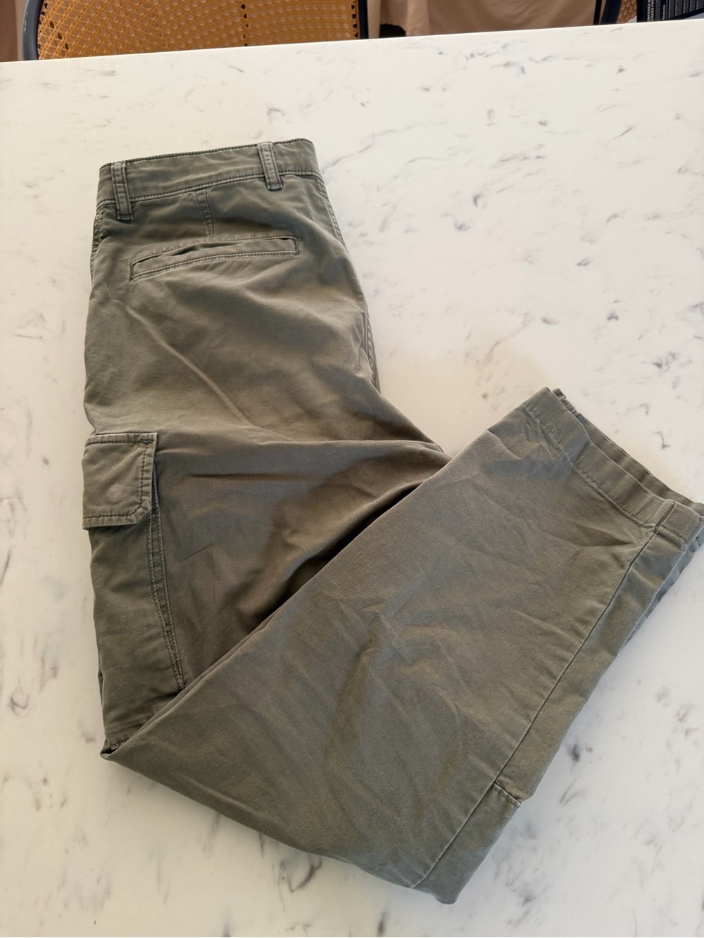 Uniqlo Olive Green Cropped Cargo Pants